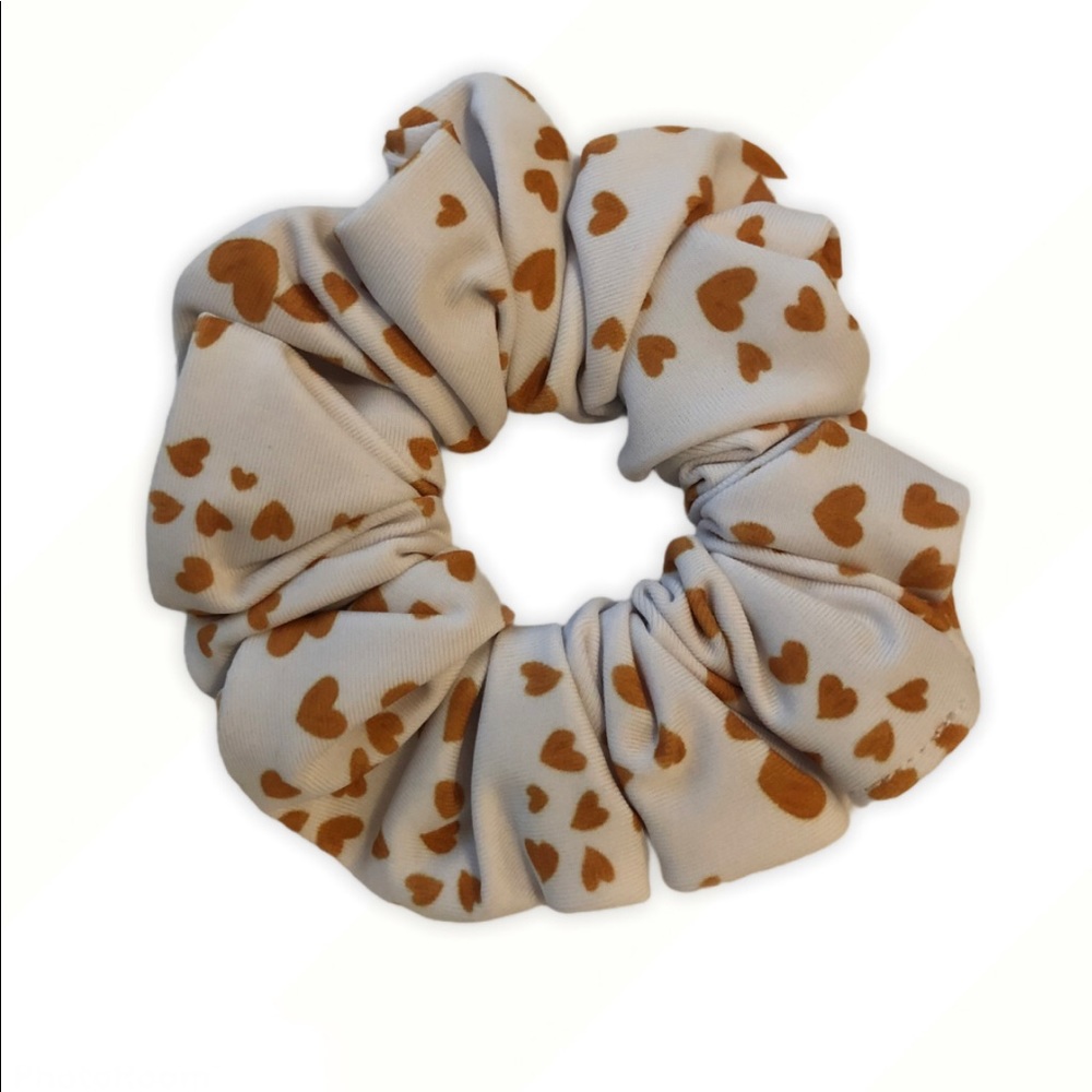 Kulani Kinis Scrunchie in Honey Hearts